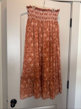 Rust & cream floral maxi skirt size Medium. From Bohme.